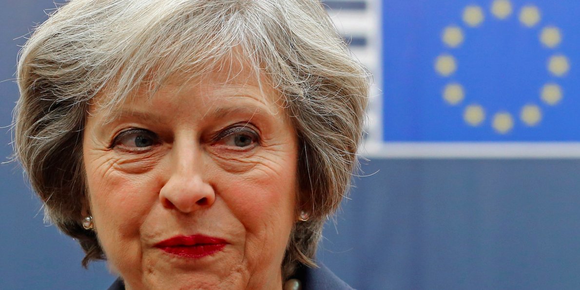 Fonte: http://static1.uk.businessinsider.com/image/5810532258acab1a008b46e7-480/british-prime-minister-theresa-may-arrives-at-the-eu-council-headquarters-for-a-european-union-leaders-summit-in-brussels-belgium-october-20-2016.jpg