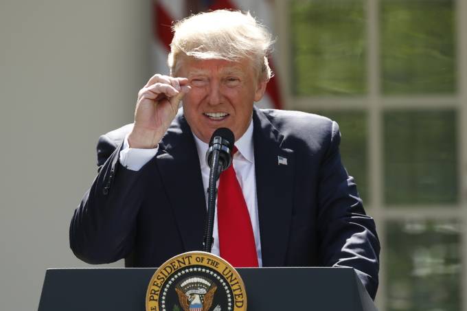 Presidente Trump em anúncio de retirada dos EUA do Acordo de Paris. Foto: Kevin Lamarque/Reuters.